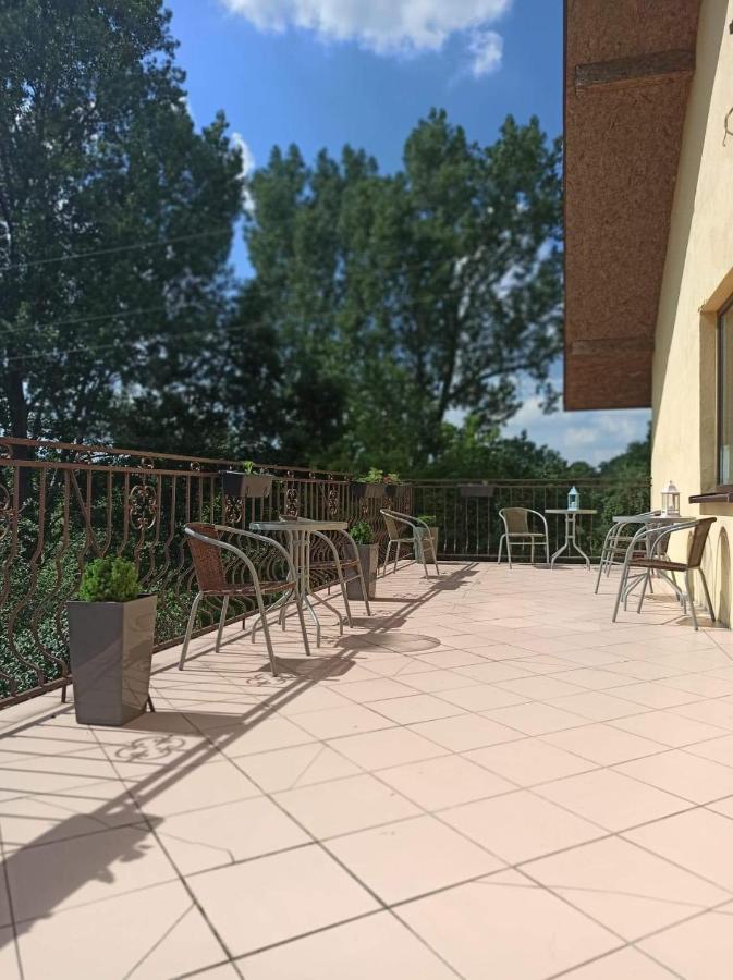 Przylesie Apartamento Uniejow Exterior foto